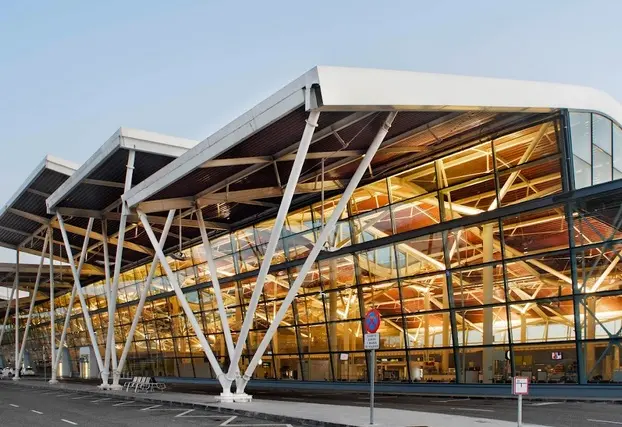 donde aparcar gratis en el aeropuerto de Zaragoza