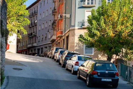 donde aparcar en pamplona gratis