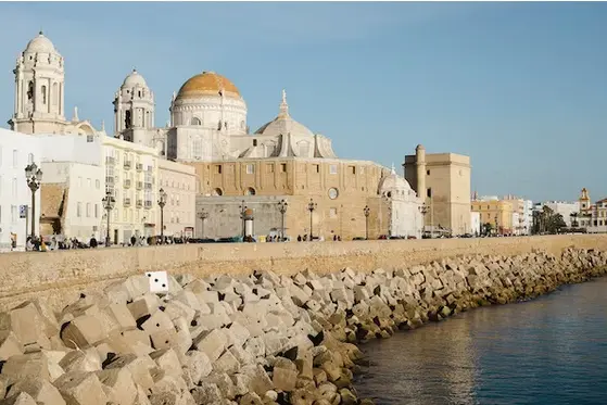 aparcar en cadiz gratis